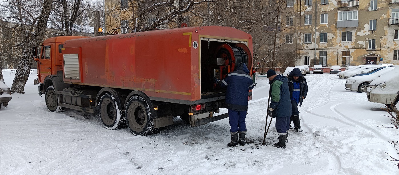Прочистка канализации от засоров гидропромывочной машиной и специальным оборудованием в Дзержинске