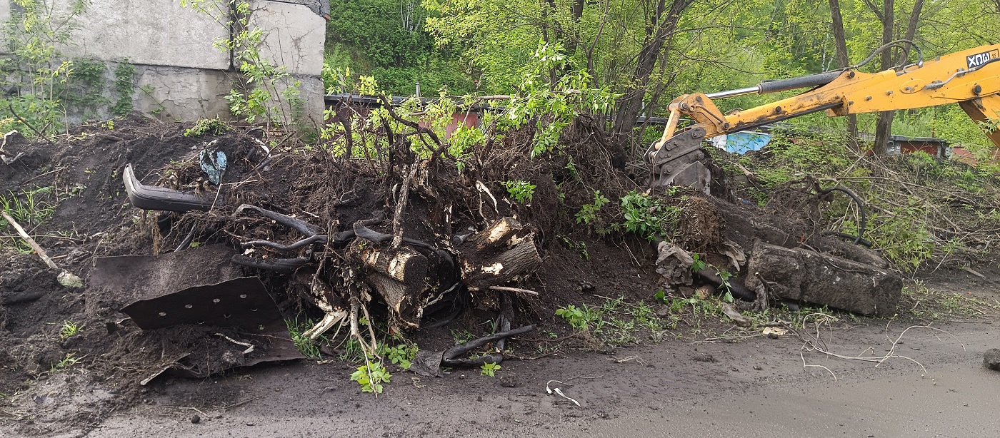 Корчевание пней спецтехникой и вручную в Нижегородской области