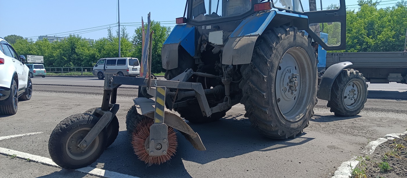 Услуги трактора с щеткой МТЗ в Нижегородской области