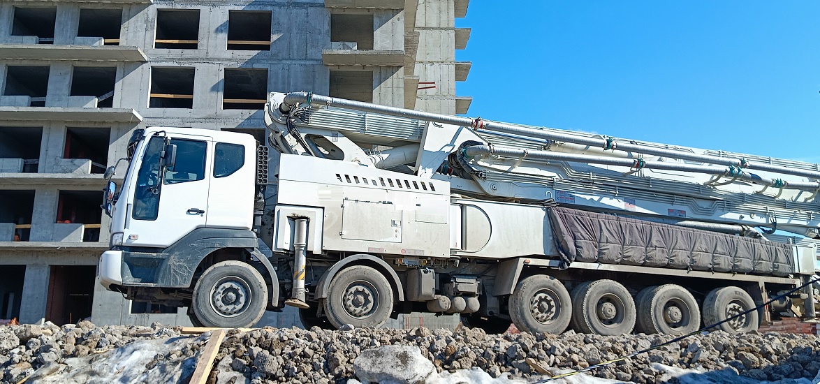 Услуги и заказ бетононасосов для заливки бетона в Выксе